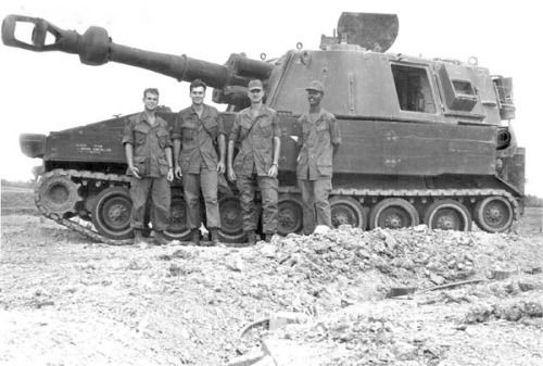 Là một trong số ít những khẩu pháo tự hành hoạt động "có hiệu quả" trên chiến trường Việt Nam, M109 đã từng là khẩu pháo tự hành phổ biến nhất thế giới do Mỹ sản xuất khi nó được sử dụng bởi cả Đức, Thụy Điển, Anh, Australia, cùng hàng loạt các quốc gia châu Âu khác. Nguồn ảnh: History.