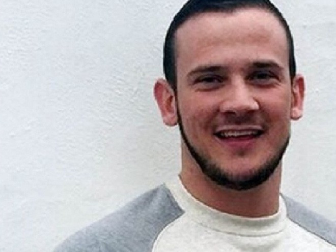 Nạn nhân Josh Hanson. Nạn nhân Josh Hanson.