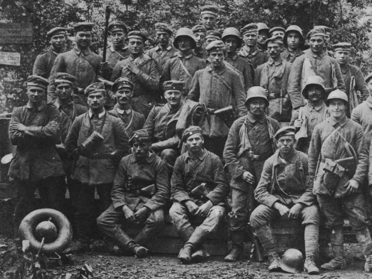 Mặc dù vậy, quân đội Áo - Hung lại thiếu nhất là máy bay. Tổng cộng trước Chiến tranh Thế giới thứ nhất, Áo - Hung chỉ có 40 máy bay chiến đấu và 42 máy bay vận tải quân sự. Nguồn ảnh: History.