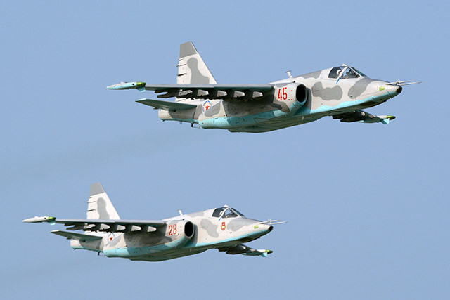 Không quân Hàn quốc cũng đang gấp rút đưa vào trang bị chiến đấu cơ F-35 thế hệ 5 hiện đại bậc nhất thế giới từ Mỹ để thay thế dần cho loại F-4 vốn dĩ đã có tuổi đời 60 năm kể từ khi ra đời. Tuy nhiên mới chỉ có duy nhất 1 chiếc F-35A được chuyển giao cho Seoul. Nguồn ảnh: Pinterest.