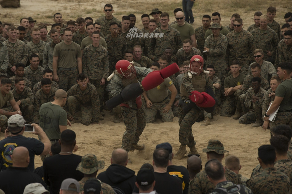 Kèm theo đó là những màn đối kháng cực kỳ máu lửa. Nguồn ảnh: DVDhub.