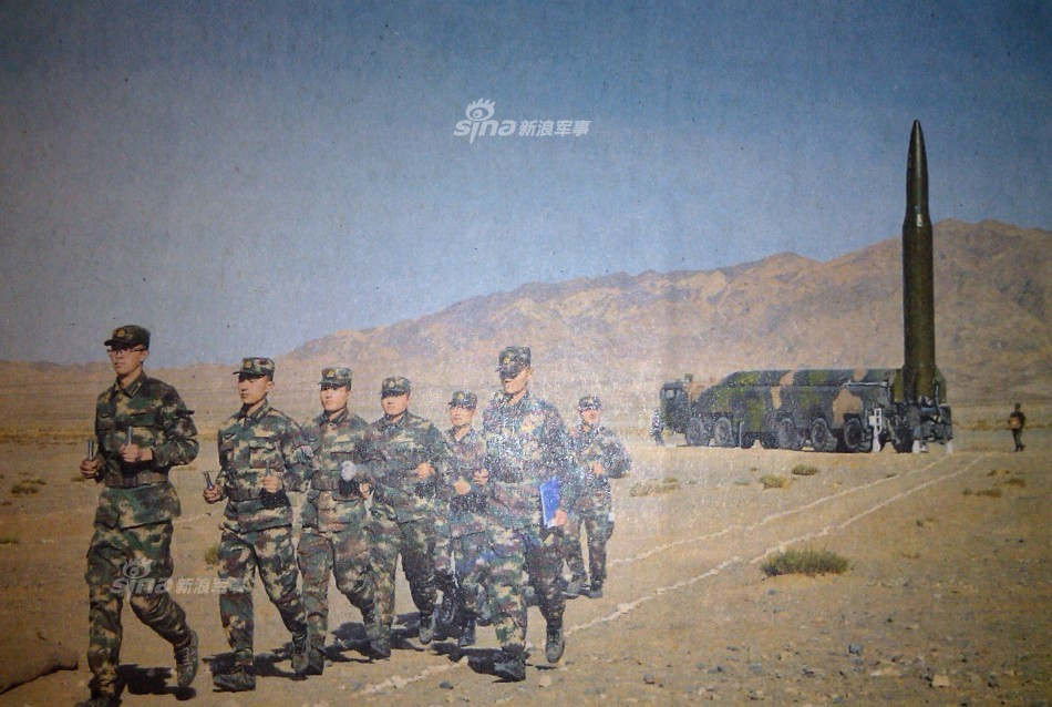 DF-16 được dẫn đường bởi các công nghệ bao gồm dẫn đường quán tính kết hợp với dẫn đường GPS. Tuy có hệ thống dẫn đường khá "phổ thông" nhưng Đông Phong lại có độ chính xác rất cao, chỉ lệch tâm từ 5 - 10 mét ở tầm bắn tối đa. Nguồn ảnh: Sina.