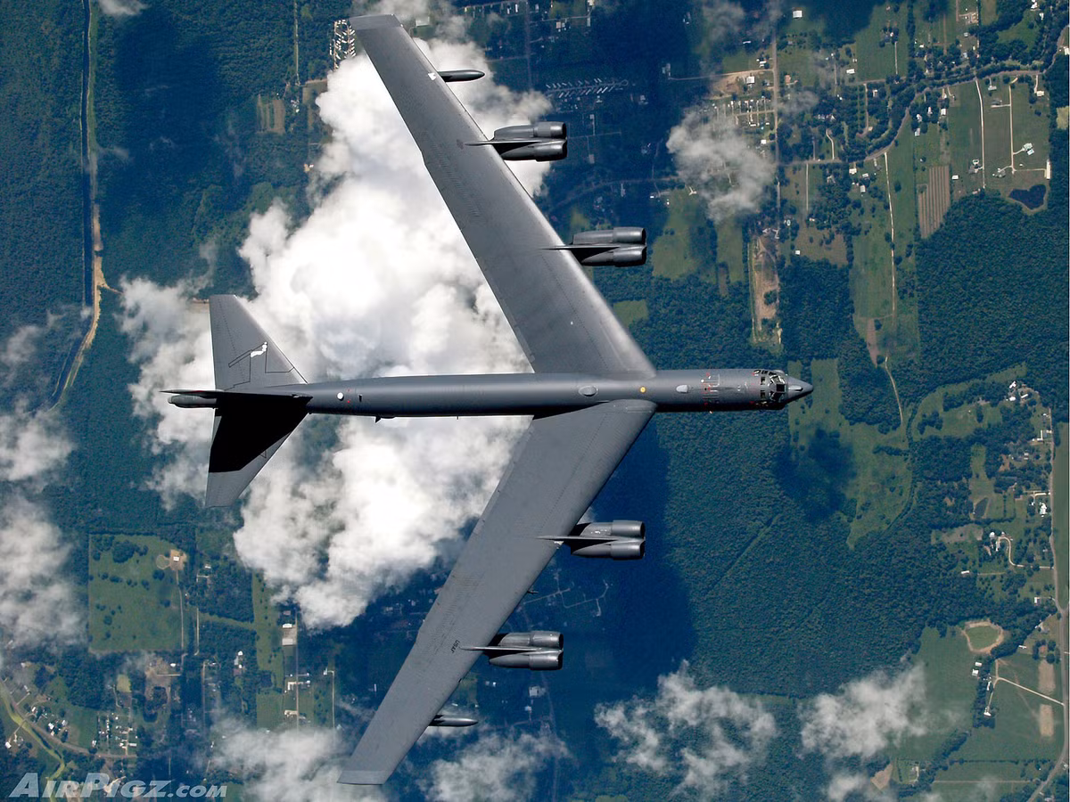 Trong năm 2017, Không quân Mỹ cũng đã duyệt chi một khoản nâng cấp trị giá 163 triệu USD cho các máy bay B-52H của nước này để nó có khả năng tương thích với tối đa 66% các loại bom và tên lửa trong lực lượng Không quân Mỹ. Nguồn ảnh: Airpigz.