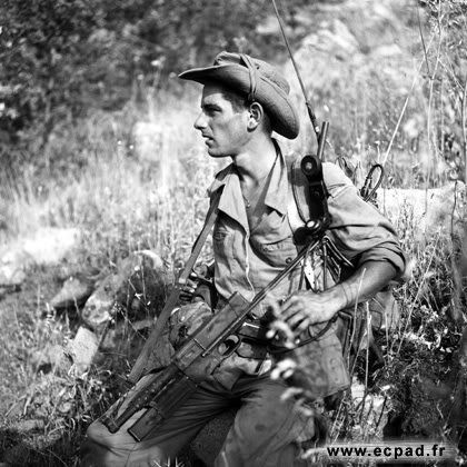 Chiều dài nòng súng lên tới 230mm, kèm theo đó là cỡ đạn 9x19mm mà nó sử dụng có khả năng bắn với tầm bắn hiệu quả lên tới 200 mét. Nguồn ảnh: Ecpad.