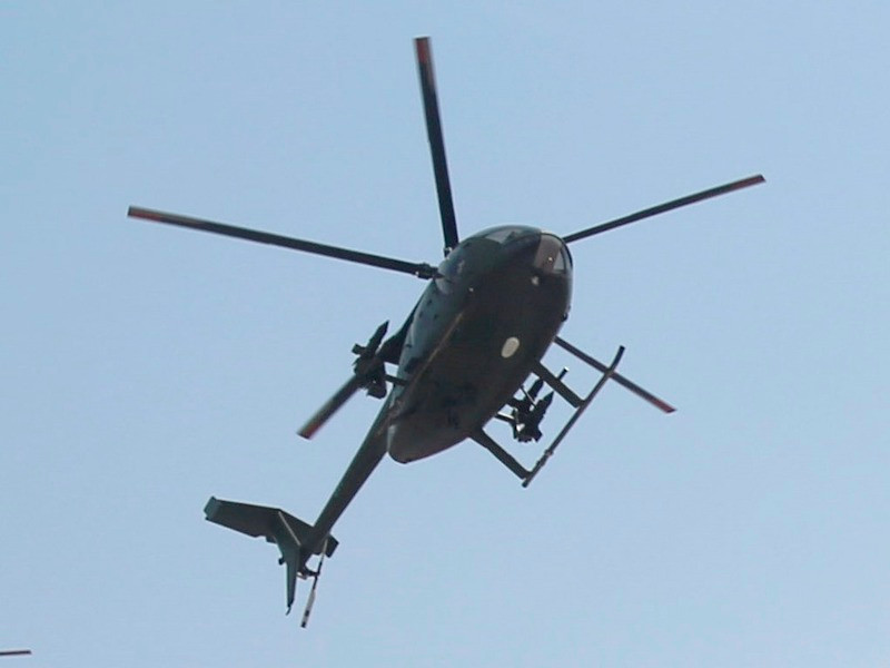 Trong 87 chiếc lên kế hoạch mua có một chiếc biến thể MD-500C, 20 chiếc MD-500D và 66 chiếc MD-500E. Hợp đồng được thực hiện thông qua công ty Delta-Avia Fluggeräte GmbH của Tây Đức. Trên các giấy tờ được trình lên các cơ quan chức năng Mỹ phê duyệt, lô trực thăng này được ghi xuất khẩu cho các khách hàng Tây Ban Nha, Bồ Đào Nha, Nigeria và Nhật Bản. Nguồn ảnh: Aviation.