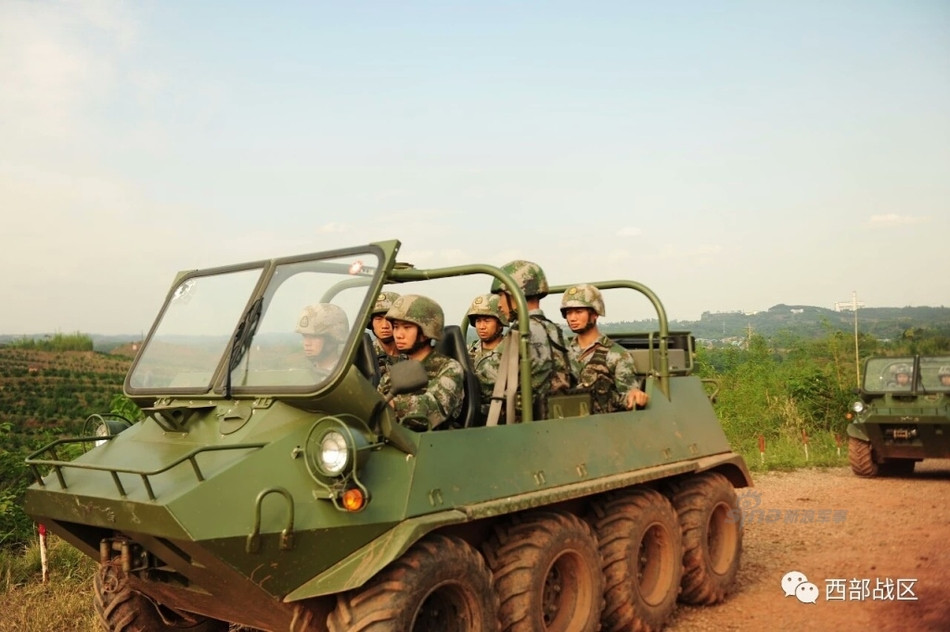Các loại phương tiện cơ giới được trang bị cho lực lượng này đang ngày càng hiện đại, xóa bỏ đi định kiến về lực lượng Sơn Cước bao gồm toàn thanh niên "cởi trần, quần đùi" chuyên trèo núi băng rừng và đánh du kích như trong quá khứ. Nguồn ảnh: Sina.