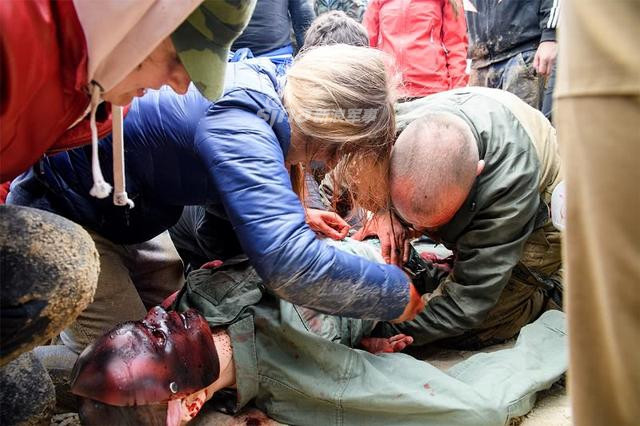 Theo con số không chính thức, chỉ tính riêng từ năm 2015 tới nay, đã có hàng chục phóng viên chiến trường người Nga thiệt mạng ở Trung Đông. Con số này thậm chí còn nhiều hơn nữa do có rất nhiều phóng viên người Nga làm việc cho các cơ quan báo chí quốc tế thiệt mạng hoặc bị thương mà chính quyền Nga không thể thống kê được. Nguồn ảnh: Sina.