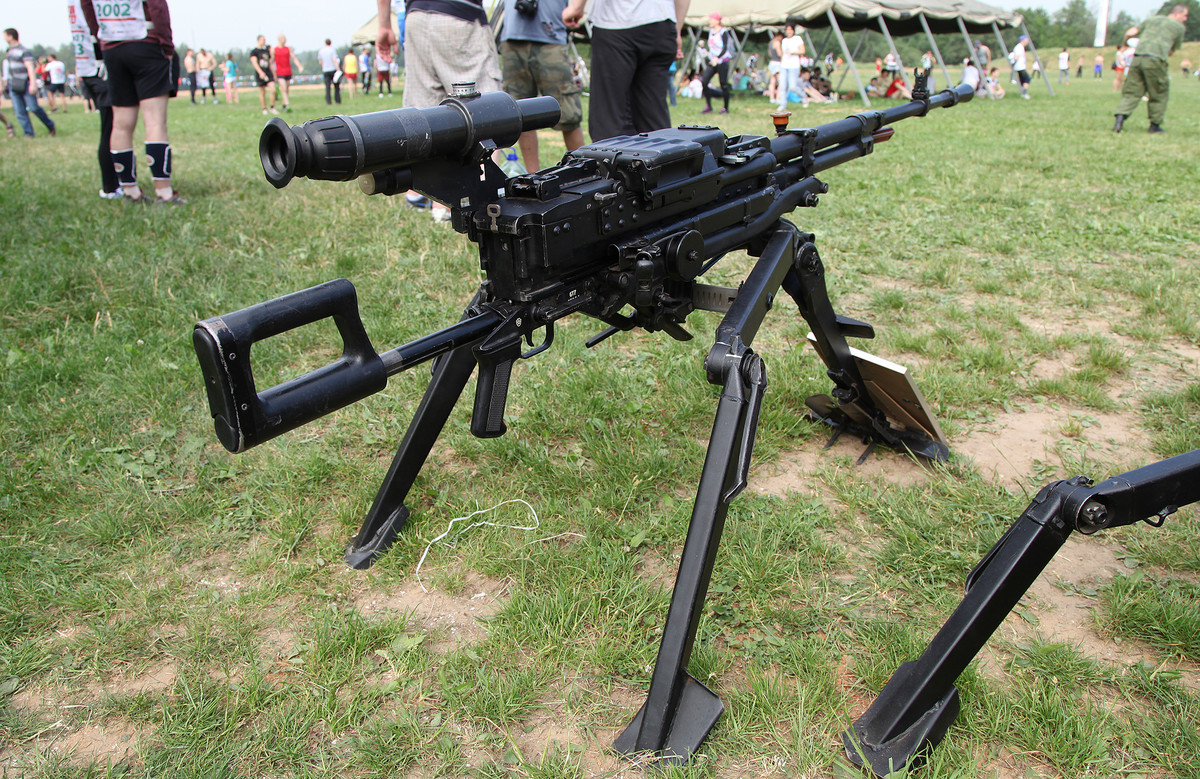 Cỡ đạn 12,7x108mm từng là cỡ đạn được sử dụng để chống tăng thời Chiến tranh Thế giới thứ hai. Mặc dù các loại xe tăng hiện đại ngày nay có thể dễ dàng sống sót trước cỡ đạn này tuy nhiên, các loại xe bọc thép, xe thiết giáp hạng nhẹ hoàn toàn có thể bị cỡ đạn 12,7x108mm khoan thủng một cách dễ dàng. Nguồn ảnh: Guns.