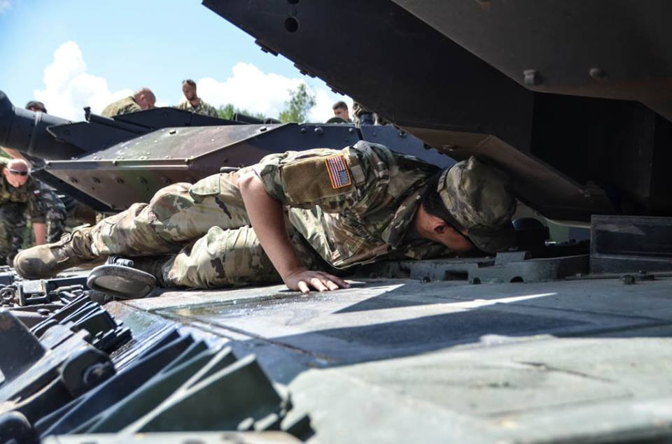 Năm nay, tham dự giải đua xe tăng của NATO có 8 quốc gia, trong đó có hai quốc gia mới tham dự lần đầu với hai chiếc xe tăng chưa từng xuất hiện trong cuộc đua này. Nguồn ảnh: BKP.