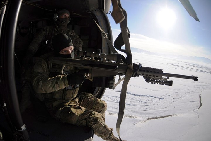 Họ có thể tác xạ tốt ngay cả khi đang ngồi trên máy bay trực thăng.