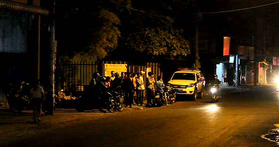 Công an xác định nhóm nghi phạm thực hiện vụ nổ súng. Ảnh : CHÍ THẠCH