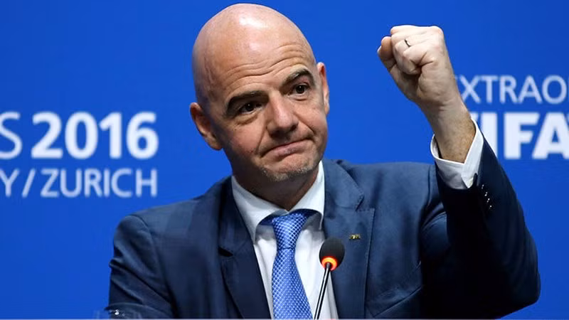 Chủ tịch FIFA Gianni Infantino rất hồ hởi "ngay và luôn" World Cup 2022 có 48 đội tham dự