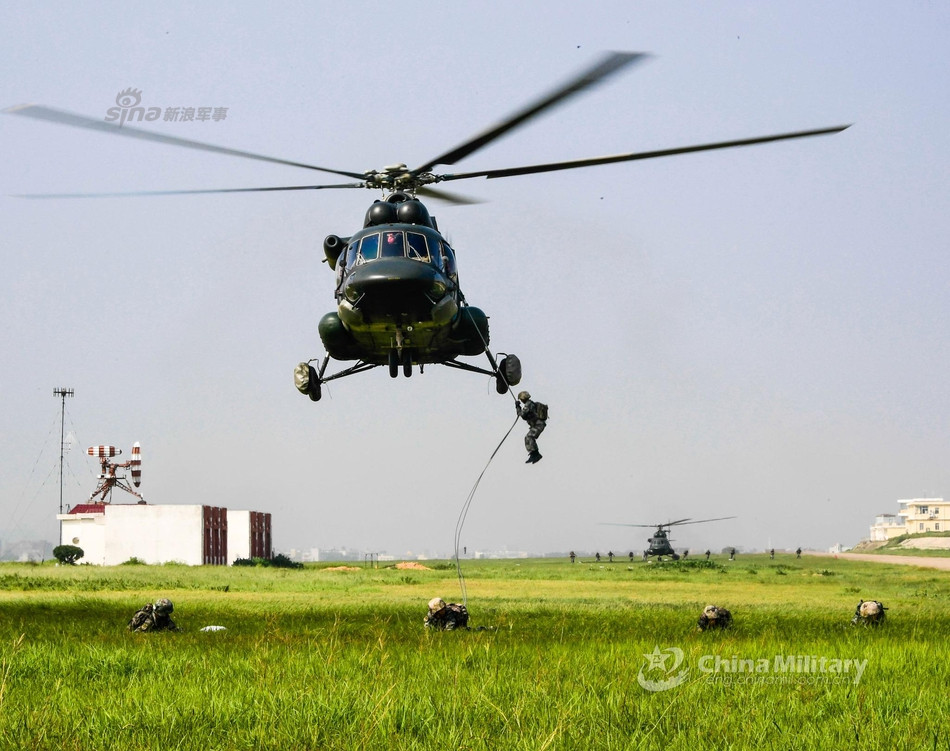 Được sản xuất dựa trên bản Mi-8M - loại trực thăng đa dụng phổ biến nhất lịch sử thế giới, Mi-171 hiện tại đang phục vụ ở trên 60 quốc gia khác nhau và có số lượng xuất xưởng đạt tới trên 12.000 chiếc tính tới năm 2007. Nguồn ảnh: Chinanews.