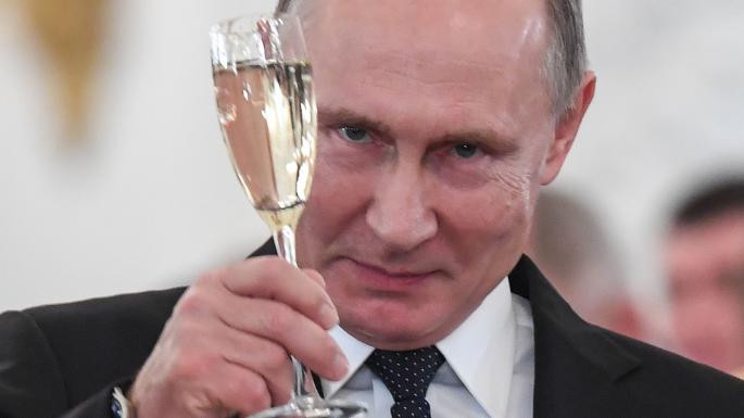 Văn hóa rượu của Nga và của Liên Xô khác xa với phần còn lại của thế giới. Ảnh: Times.