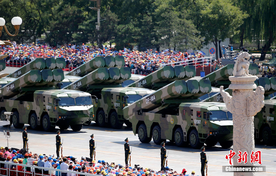 Là phiên bản tấn công mặt đất của tên lửa hành trình Dongfeng 10 (Trường Kiếm), Dongfeng 10A được chế tạo bởi Tập đoàn Công nghiệp và Khoa học Hàng không Không gian Trung Quốc dưới sự hỗ trợ của Viện Công nghệ Điện - Cơ cũng của nước này. Nguồn ảnh: Chinanews.