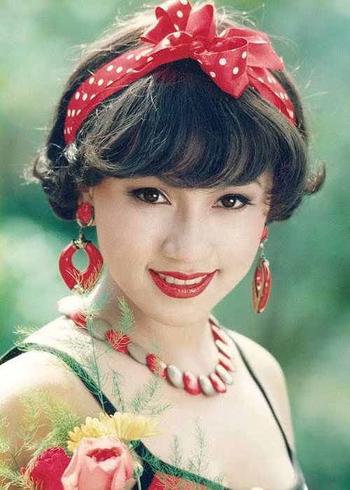 Nguoi dep Sai Gon: “Khong mac sexy thi chang biet Y Phung la ai“-Hinh-4