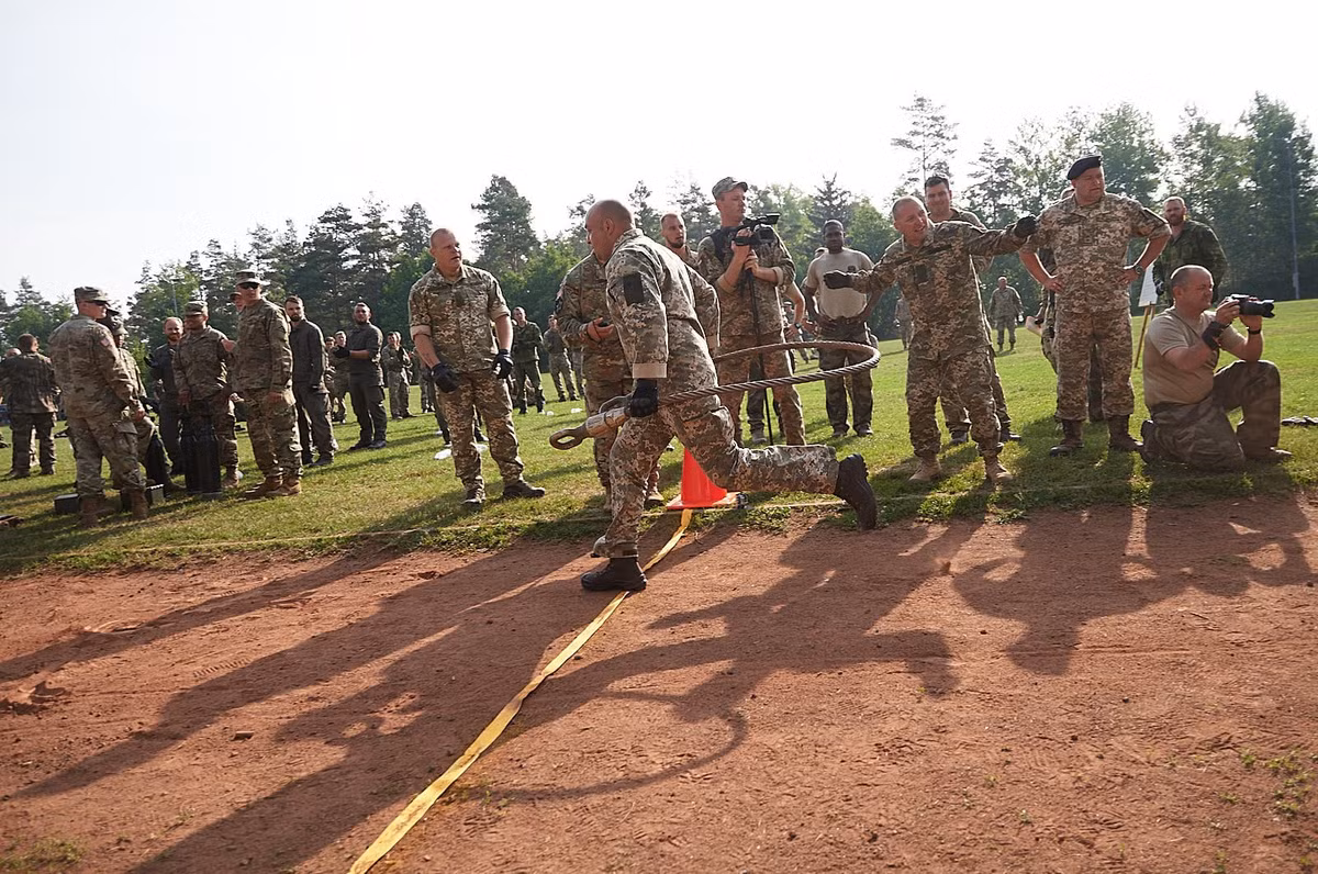 Khác với cuộc thi đấu tăng của Nga, giải đấu tăng của Mỹ chú trọng phần lớn vào các kỹ năng cứu hộ và hậu cần của từng người lính thay vì chỉ chú trọng đến phần đấu tăng. Nguồn ảnh: Defence.