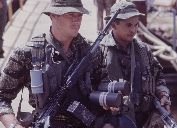 Loại vũ khí hóa học thứ hai mà quân đội Mỹ sử dụng ở Việt Nam là loại khí hơi cay. Loại khí này được xếp vào vũ khí phi sát thương và thường được sử dụng để tấn công vào đoàn người biểu tình. Nguồn ảnh: Flickr.