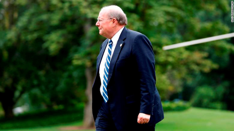 Phó chánh văn phòng Nhà Trắng Joe Hagin từng nắm nhiều chức vụ phụ trách hậu cần và tổ chức trong các chính quyền giai đoạn Cộng hoà nắm quyền. Ảnh: AFP.