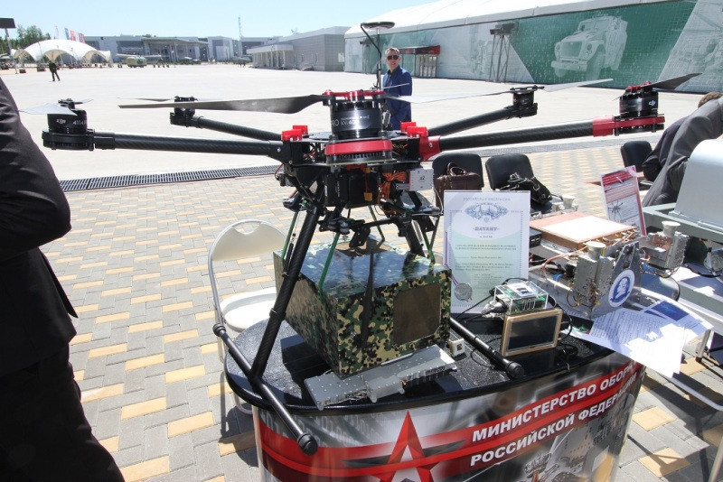 Thậm chí Nga còn đang phát triển máy bay không người lái có khả năng mang hàng hóa - phục vụ cho các công ty vận tải có thể "ship" hàng đến tận cửa sổ người đặt hàng theo đúng nghĩa đen. Nguồn ảnh: ExpoRu.