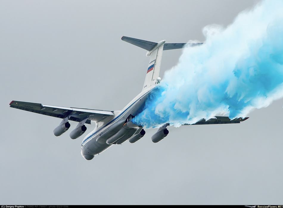 Điểm đặc biệt đó là để biến một chiếc Il-76 thành bản chở nước Il-76P chỉ cần thời gian khoảng 2 tiếng để lắp đặt bộ thiết bị hỗ trợ vào bên trong máy bay. Nguồn ảnh: RP.