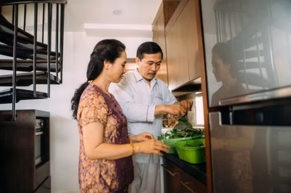 Hơn 40 năm chung sống, nghệ sĩ Lan Hương và Đỗ Kỷ vẫn rất hạnh phúc khiến bao người ngưỡng mộ.