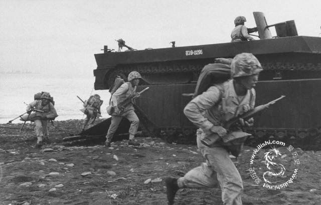 Tổng cộng có khoảng 3800 lính Thủy quân Lục chiến Mỹ tham gia đổ bộ cùng khoảng gần 1 vạn lính Thủy quân Lục chiến Đài Loan. Nguồn ảnh: Ilishi.