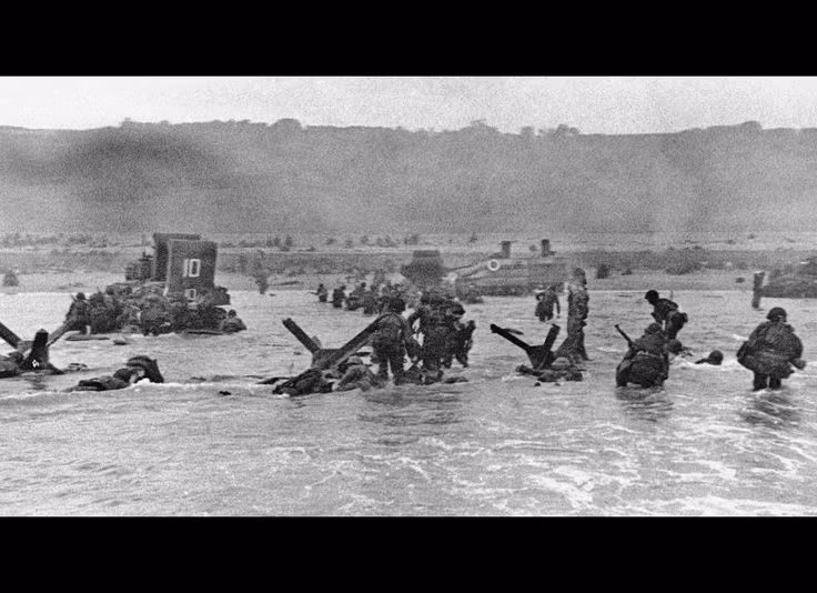 Diễn ra vào ngày 6/6/1944 cách đây 74 năm, cuộc đổ bộ Normandy của quân Đồng Minh lên bờ biển nước Pháp đã trở thành một thảm họa và nếu không có sự may mắn nối tiếp nhau, quân Đồng Minh mà dẫn đầu bởi Mỹ đã khó có thể cầm cực được hết buổi sáng ngày 6/6 năm đó. Nguồn ảnh: History.