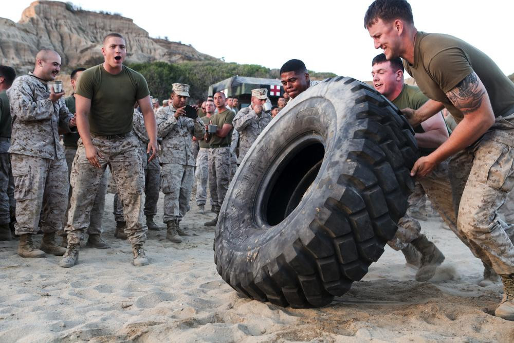 Phần thưởng cho Đại đội chiến thắng trong các phần thi này đơn giản chỉ là một chầu bia hoặc thậm chí chỉ là một lời động viên. Nguồn ảnh: DVDhub.