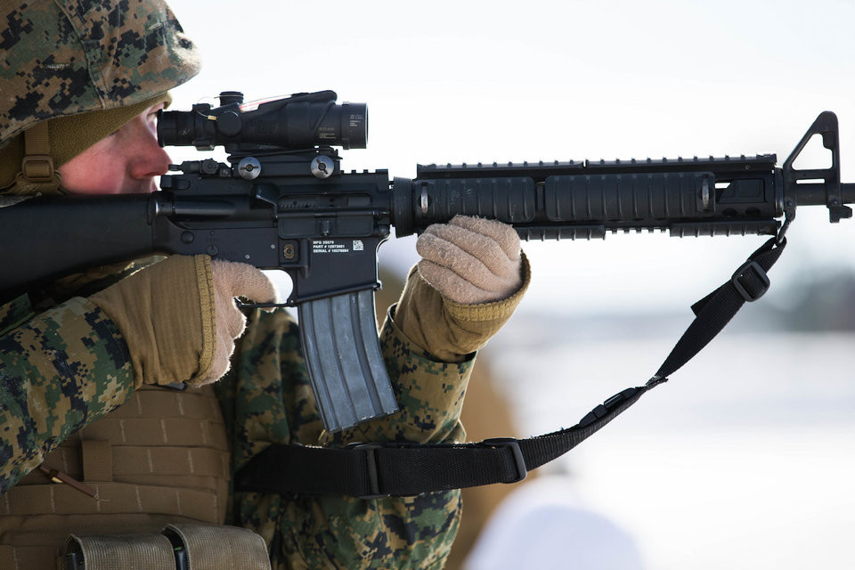 Ngay cả khi được hoạt động trong điều kiện lý tưởng và được vệ sinh hàng ngày, kẹt đạn vẫn là điều cực kỳ dễ xảy ra với khẩu súng này.