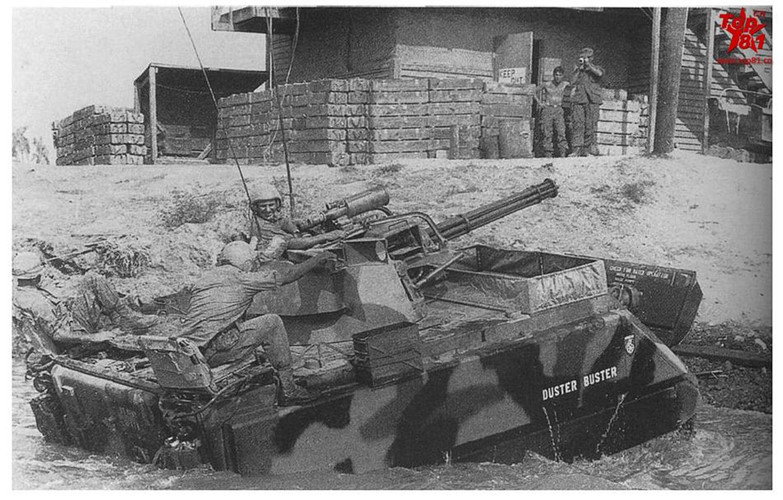 Khi bắn ở chế độ bắn liên tục không dừng, khẩu súng máy hạng siêu nặng này có thể bắn tổng cộng khoảng 1000 viên mỗi phút. Nguồn ảnh: Sina.