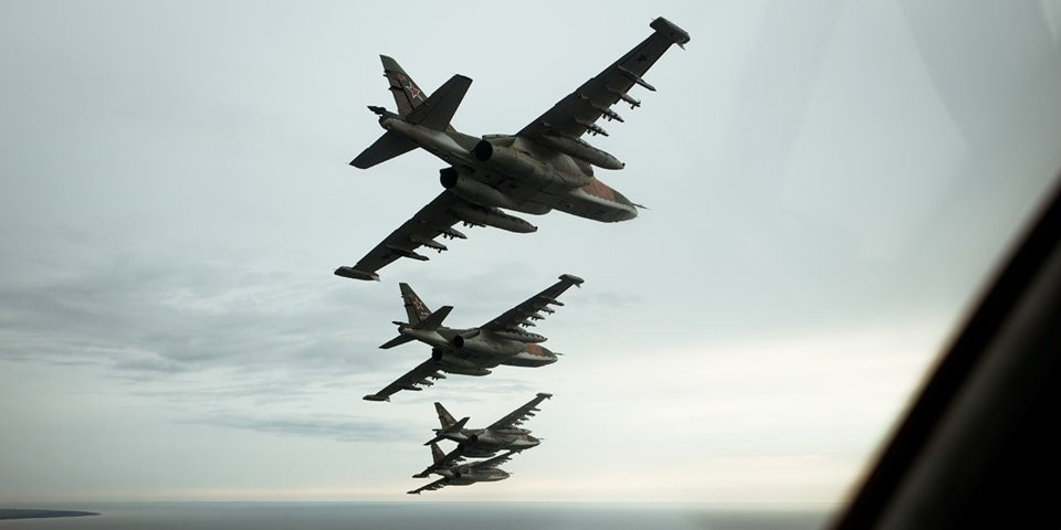 Cường kích Su-25 hiện nay được coi là một trong hai cường kích cơ tốt nhất thế giới bên cạnh chiếc A-10 của Không quân Mỹ. Chiếc cường kích cơ này được Liên Xô thiết kế và bắt đầu được đưa vào sản xuất từ năm 1978.