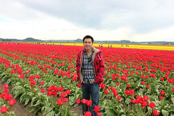 Dù sinh ra trong gia đình khá giả nhưng Triệu Hoàng lại sống khá giản dị