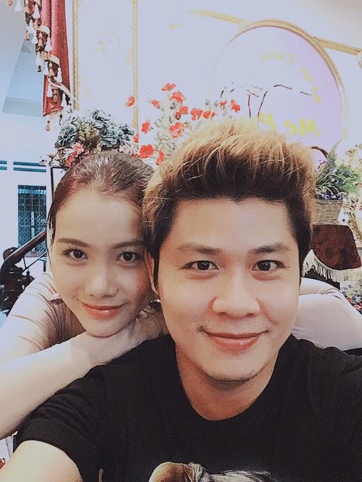 Cũng nhân dịp này, nhạc sĩ Nguyễn Văn Chung tung ra ca khúc "Dù anh không phải thiên thần" để dành tặng vợ. Lời ca khúc rất ngọt ngào và chạm đến trái tim của người nghe.