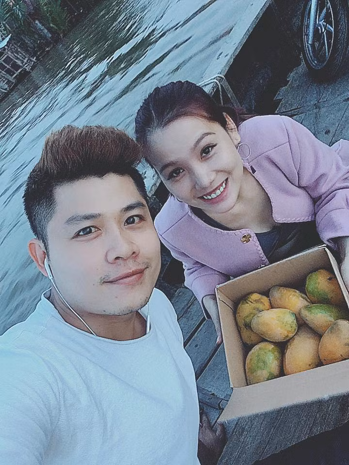 Cùng ngắm những khoảnh khắc hạnh phúc của gia đình nhạc sĩ Nguyễn Văn Chung.