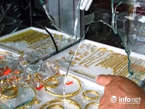 Chong an trom tiem vang, vo dem vang ban trung... chu tiem