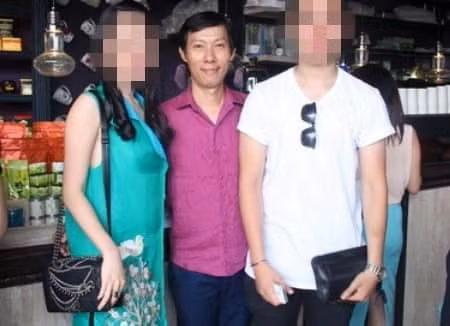 Ngoài những thông tin về danh tiếng, sự nghiệp, dư luận còn đang tranh luận, đồn đoán về giới tính thật của Khánh Casa. Dựa vào đoạn clip ghi lại hình ảnh tát nữ nhân viên quán cafe, Khánh Casa để lộ vẻ ngoài, hành động "đặc biệt", nhiều dân mạng đồn rằng kiến trúc sư này thuộc cộng đồng LGBT. Tuy nhiên những thông tin này đến hiện tại vẫn chưa được kiểm chứng.