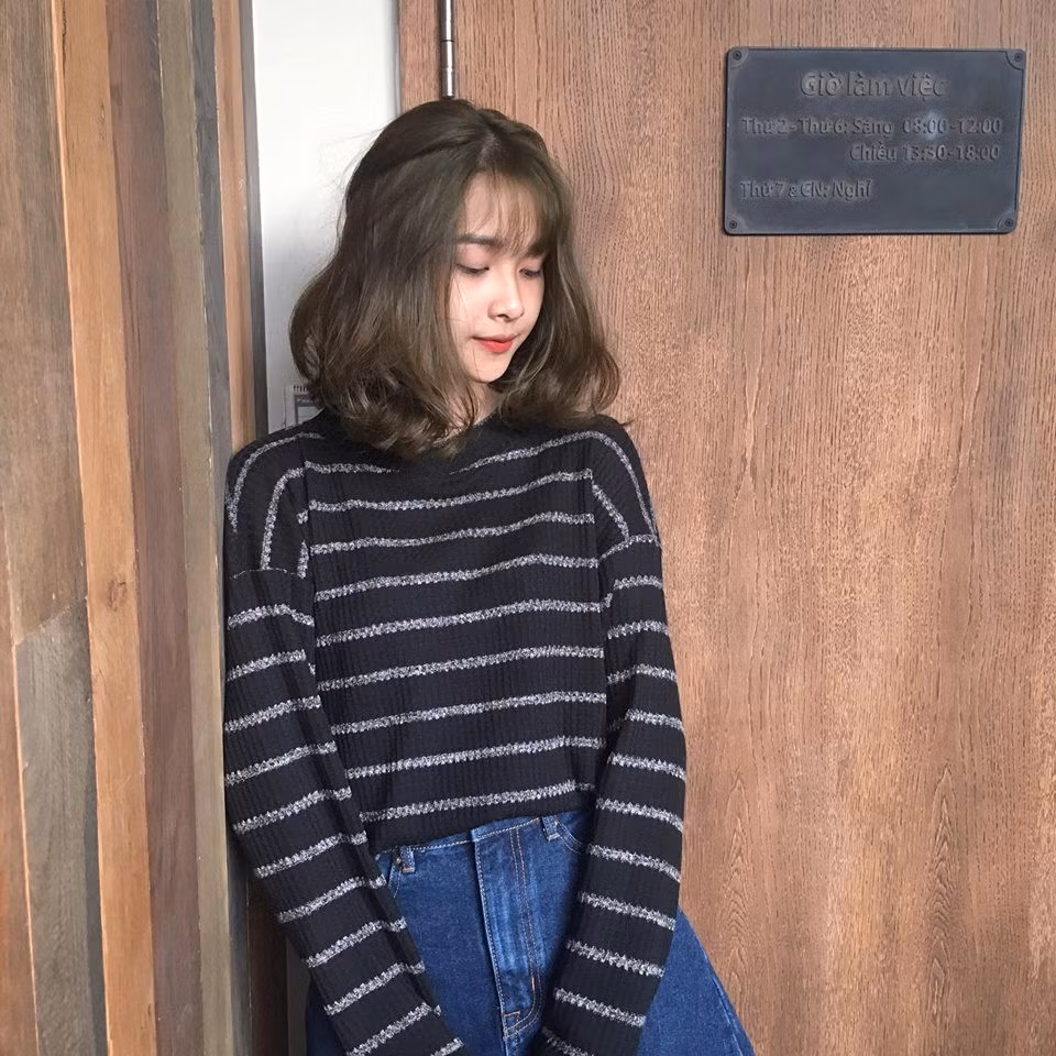 Có thể thấy, Phương Vy có góc nghiêng khá "thần thánh", giúp cô sở hữu những bức ảnh hút người xem.