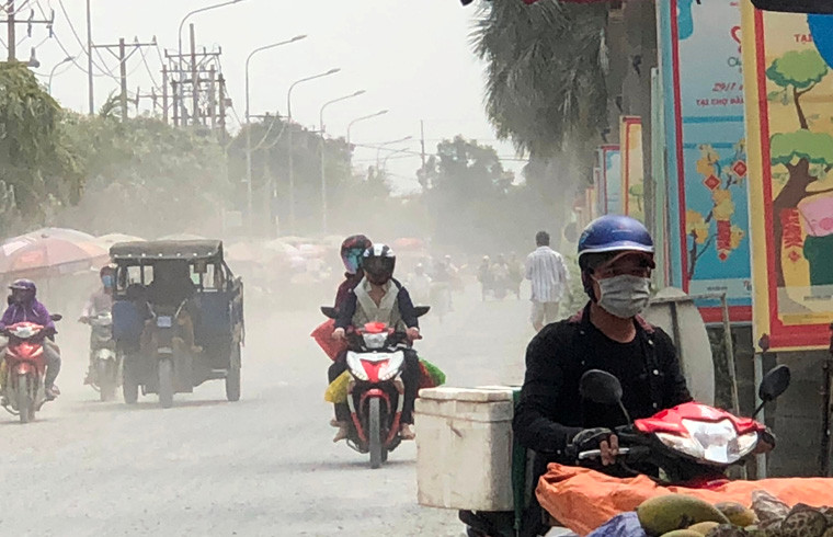 Canh kinh hoang o duong den “Cho Hoa xuan” dau moi Binh Dien-Hinh-5