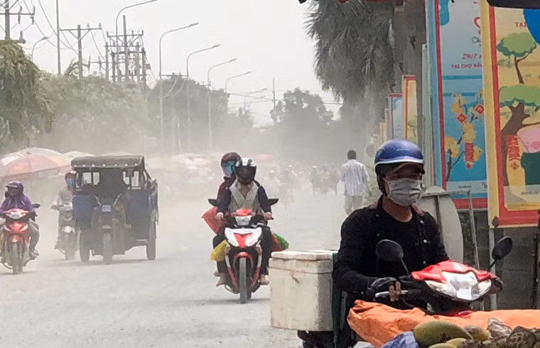 Canh kinh hoang o duong den “Cho Hoa xuan” dau moi Binh Dien-Hinh-5