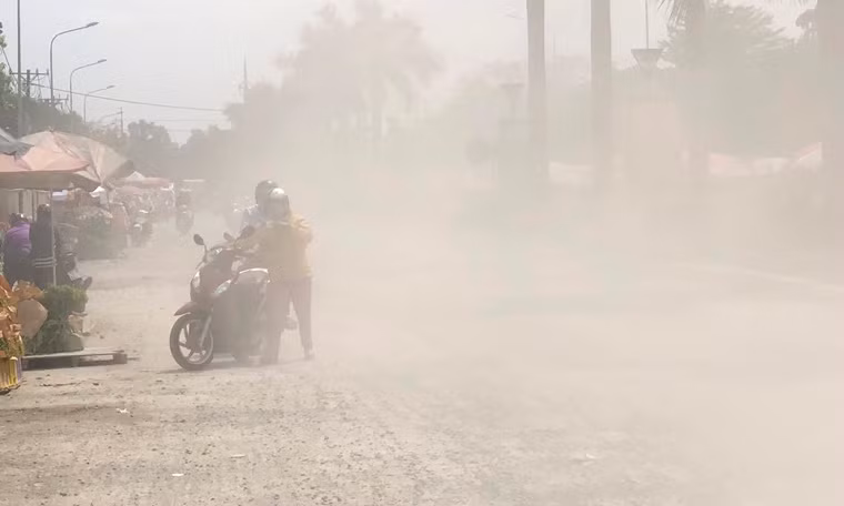 Canh kinh hoang o duong den “Cho Hoa xuan” dau moi Binh Dien-Hinh-7