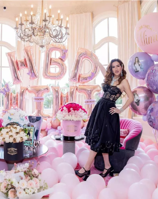 Nu ty phu Viet di sam hang hieu, mang theo 4 ve si chi de xach do-Hinh-4