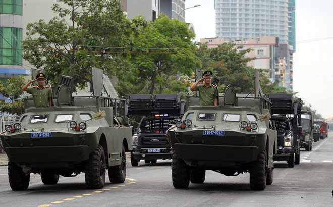 Trước đó, chiều tối 9/11, Bộ Tư lệnh Quân khu 5 đã hoàn thành việc thiết lập Sở chỉ huy của Quân khu tại Bộ CHQS tỉnh Bình Định nhằm ứng phó bão số 6. Tỉnh Bình Định cũng đã huy động hơn 3.700 cán bộ chiến sỹ quân đội, công an và có sự hỗ trợ của Quân khu 5 xuống các địa phương ven biển, vùng ngập lụt giúp dân ứng phó với bão số 6.