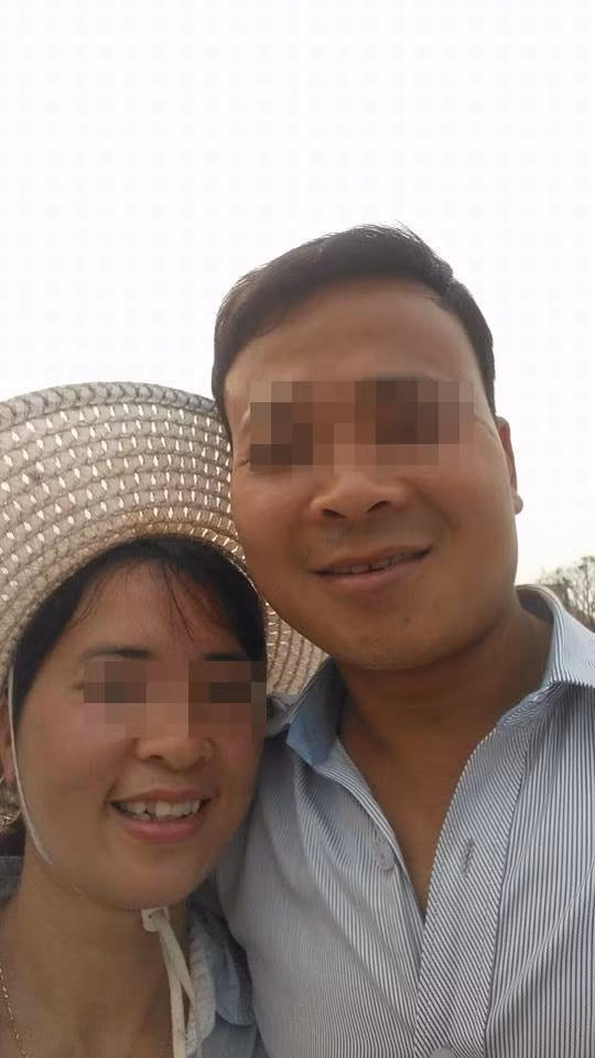 Bức ảnh hai vợ chồng nạn nhân thủa còn mặn nồng bên nhau.