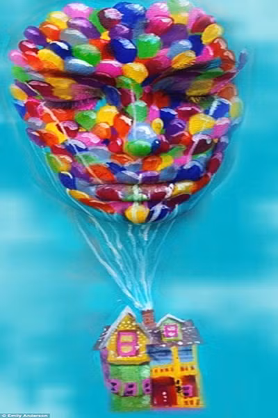 Hay khuôn mặt u sầu ẩn sâu sau những chùm bong bóng sặc sỡ tưởng chừng rất vui tươi.