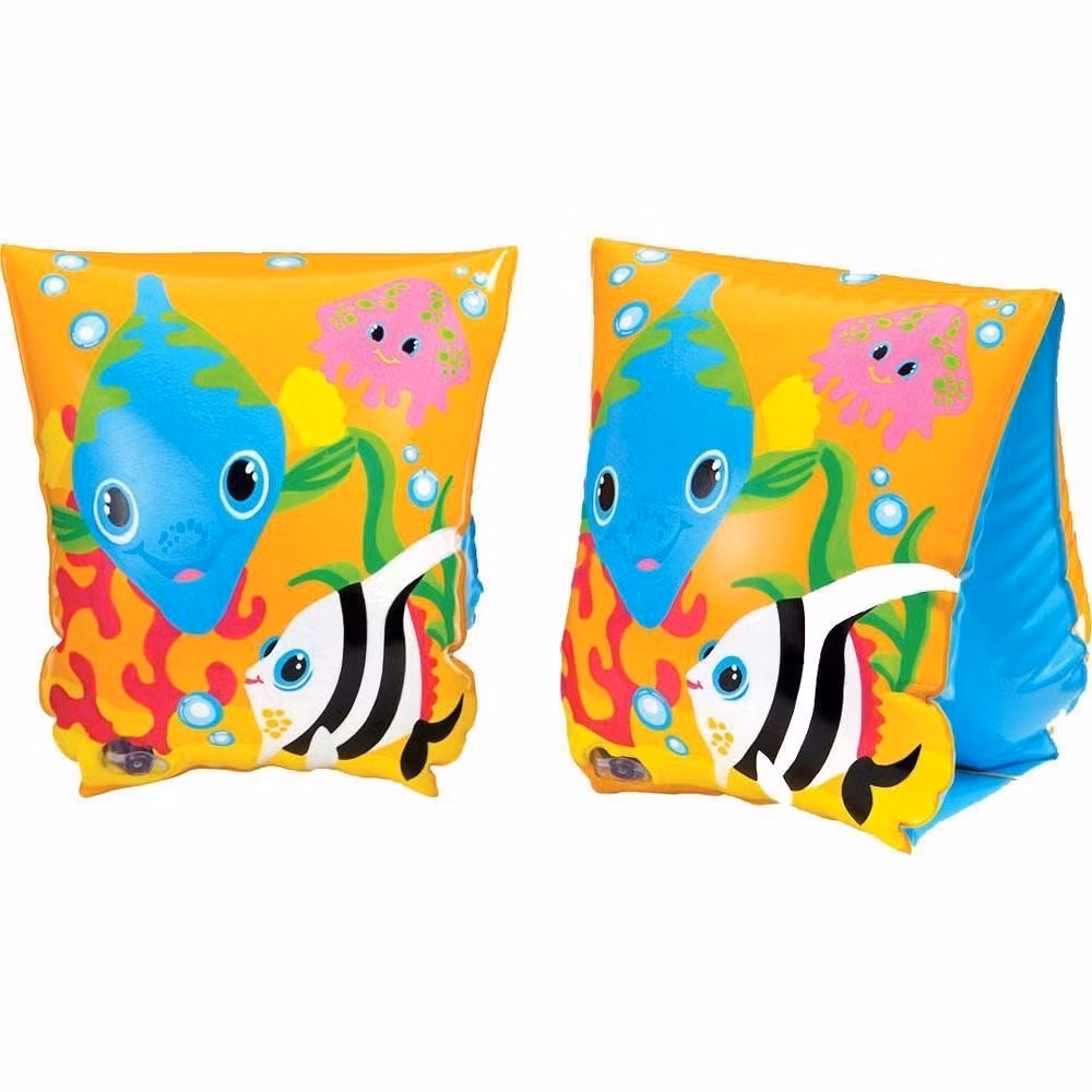 Từ 2-3 tuổi, phao tay là lựa chọn lý tưởng để con bạn có thể tự do khám phá niềm vui của bơi lội. Các cặp phao tay giúp trẻ có thể đứng thẳng trong nước mà vẫn tự do di chuyển. Ảnh: aliimg.com.