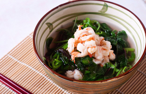 Món canh rau dền nấu tôm thích hợp trong những bữa cơm trưa mùa hè. Vị ngọt thanh mát của món canh như giúp xua đi cái nắng oi ả mùa hè. Ảnh: laodong