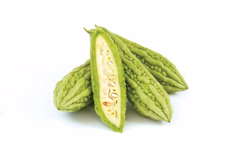 Mướp đắng (khổ qua) theo Đông y có tính hàn, không độc, rất phù hợp cho những bữa cơm gia đình ngày nóng nực, giúp giảm các bệnh ngoài da, làm cho da dẻ mịn màng. Mướp đắng có thể chế biến theo nhiều cách: xào, chiên, nấu canh và cả ăn sống... Sau đây là 5 món ngon lạ miệng với mướp đắng.