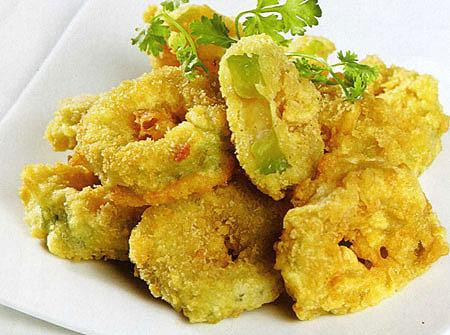 Mướp đắng chiên giòn. Mướp đắng chiên giòn là món ăn có thể chinh phục được những người sợ vị đắng nhất. Món này chấm cùng tương ớt, tương cà chua cay thì tuyệt ngon. Ảnh: amthuc365.vn.