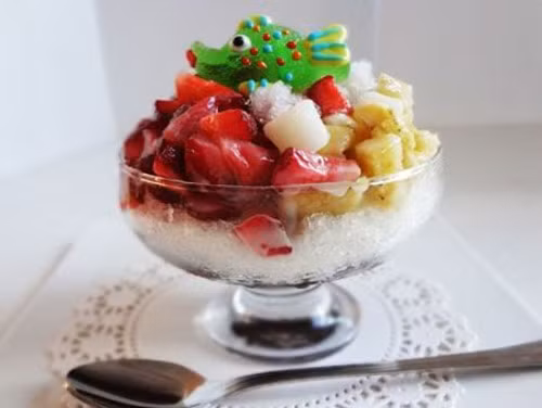 Một cốc patbingsu trung bình có giá từ 54.000 đồng- 149.000 đồng tùy cửa hàng và kích cỡ. Mỗi loại có một hương vị khác nhau nhưng đa phần patbingsu đều tạo cảm giác ngọt nhẹ nhàng, mát lạnh khá dễ chịu cho người thưởng thức. Ảnh: toptentravel